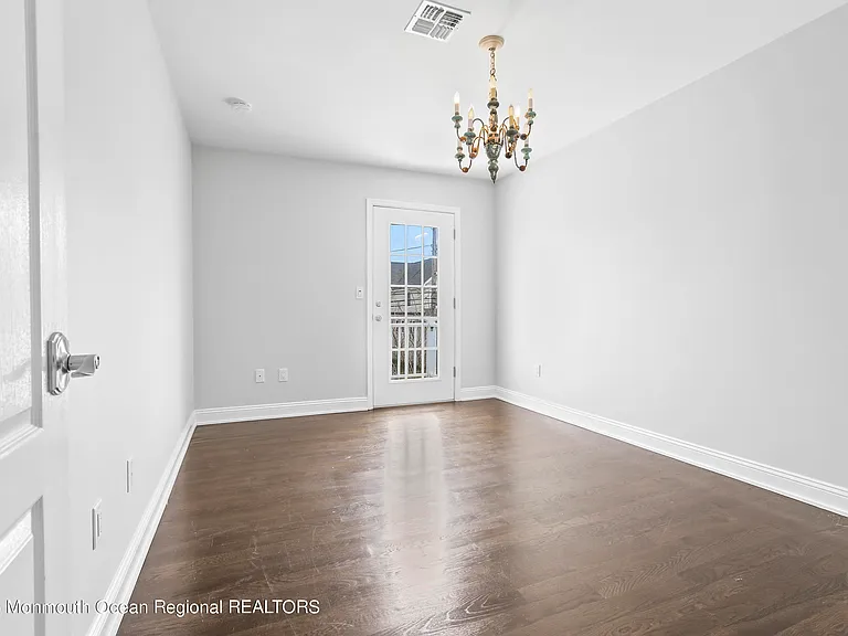 74 Seaview Ave — Photo 18
