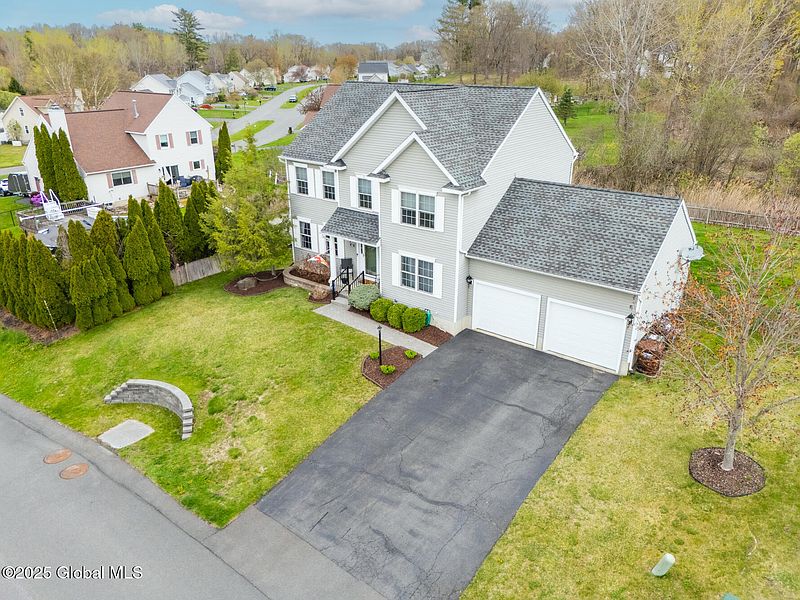 3rd image of 62 Sandy Lane