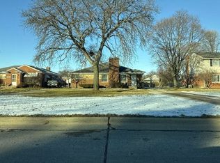 22525 E Eight Mile Rd, Saint Clair Shores, MI 48080