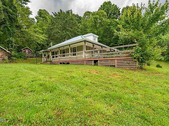 2nd image of 306 Bear Branch Rd