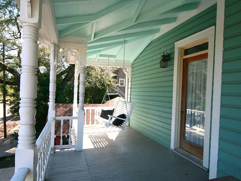 Front porch swing
