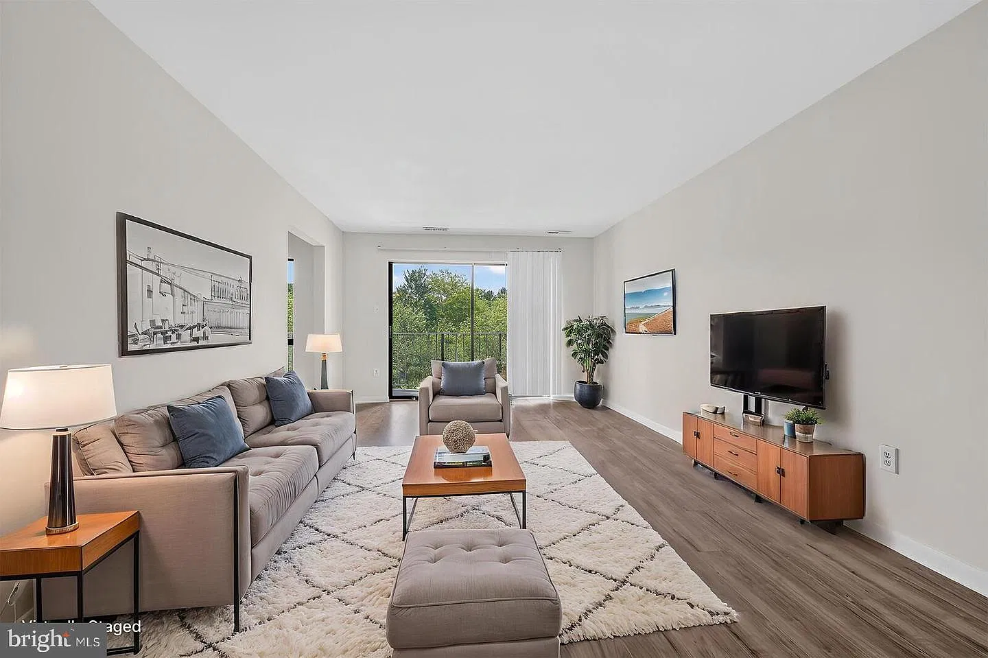 2 bed, 1218 sqft, $2,350 — Photo 3