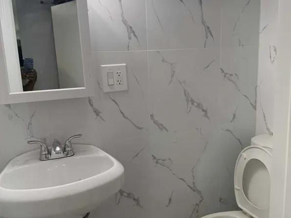 (undisclosed Address), Floral Park, NY 11001