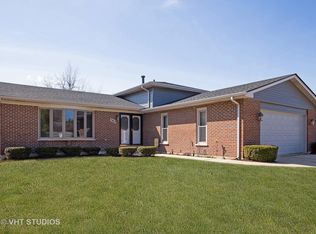 563 Mistic Harbour Ln, Schaumburg, IL 60193