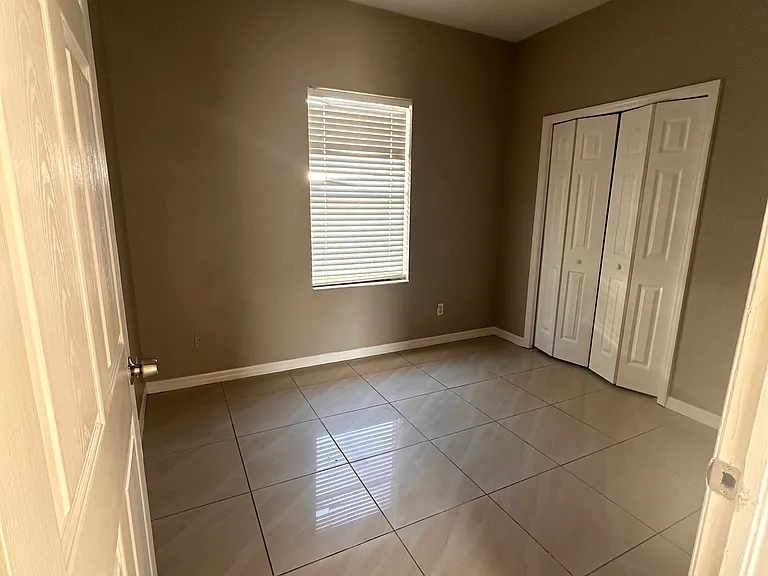 2701 Waver St — Photo 5