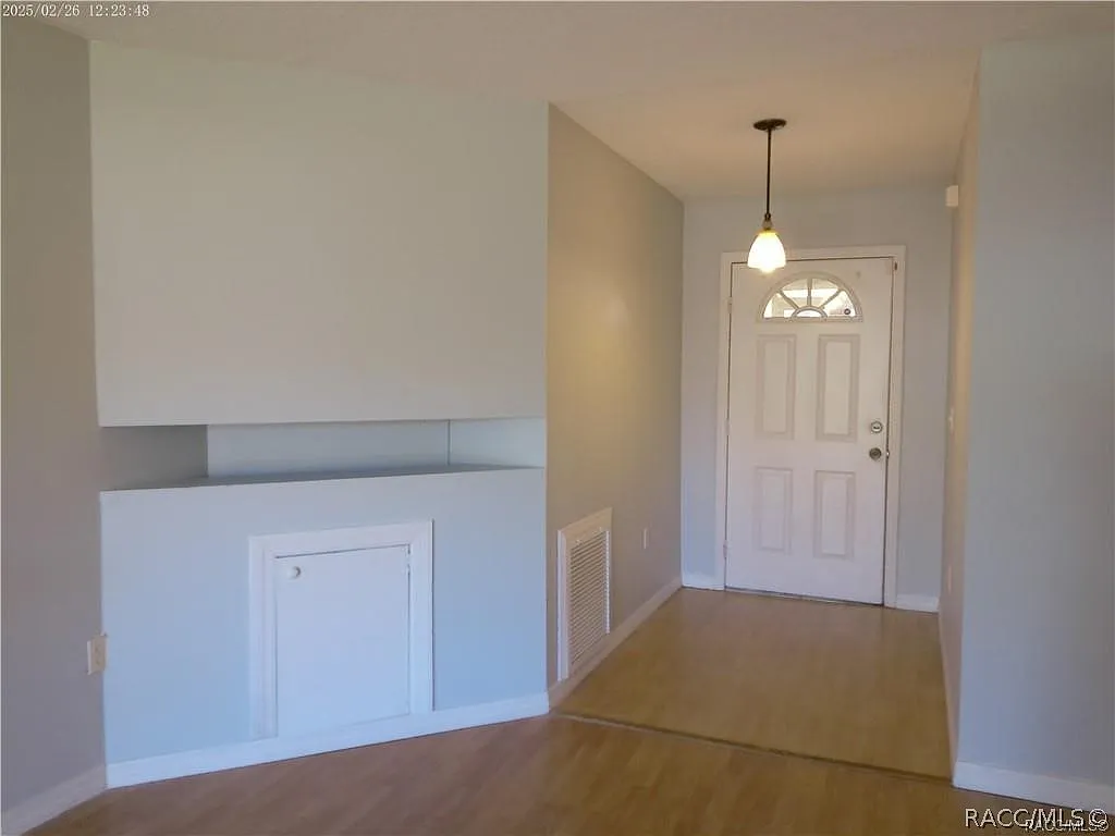 3 bed, 2.0 bath, 1204 sqft, $1,500 — Photo 2