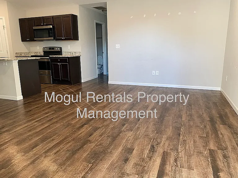 6916 N Hydraulic Ave #1 — Photo 3