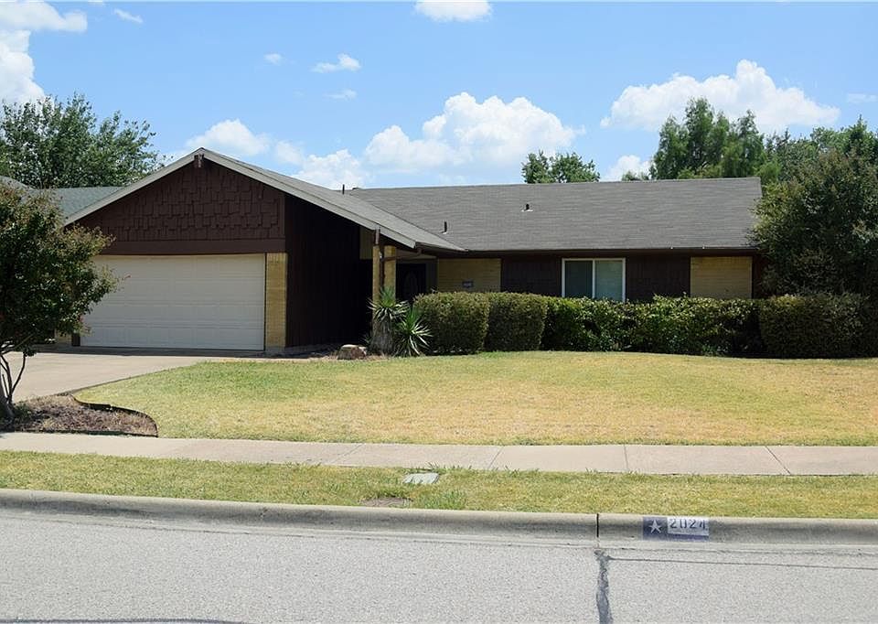 1st image of 2024 Grenoble Dr