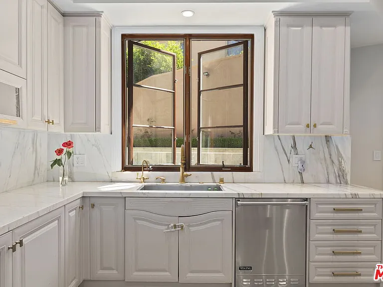 1465 N Robmar Dr — Photo 12