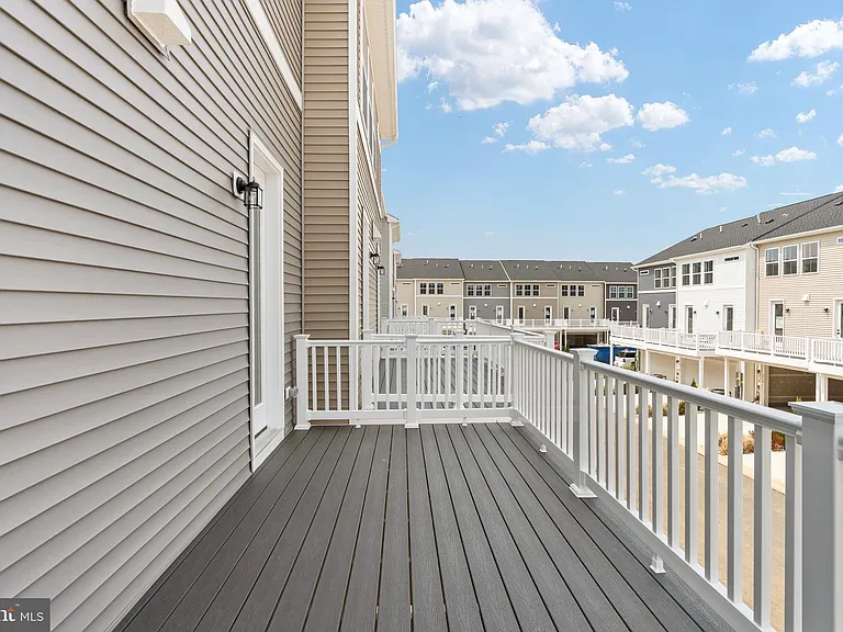 9207 Forkleaf Oak Dr — Photo 24