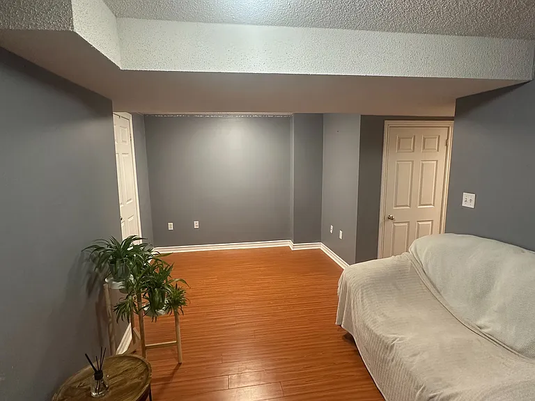 33 Kenborough Ct #BASEMENT — Photo 2