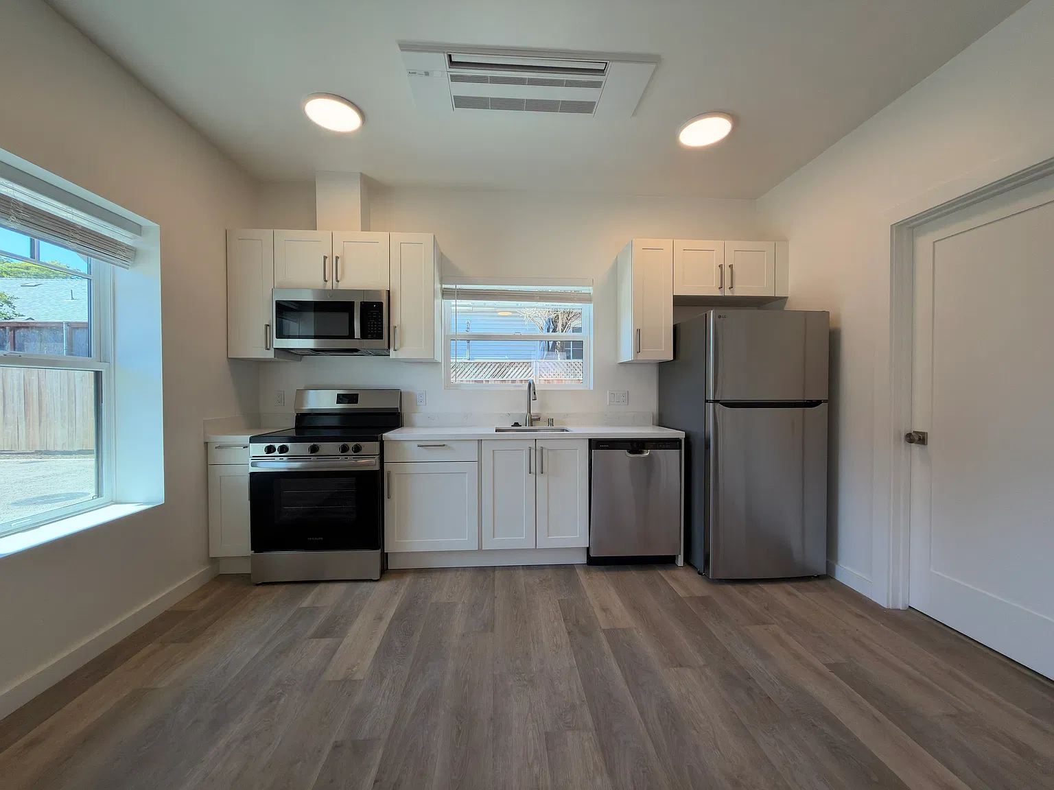 1 bed, $2,895 — Photo 4