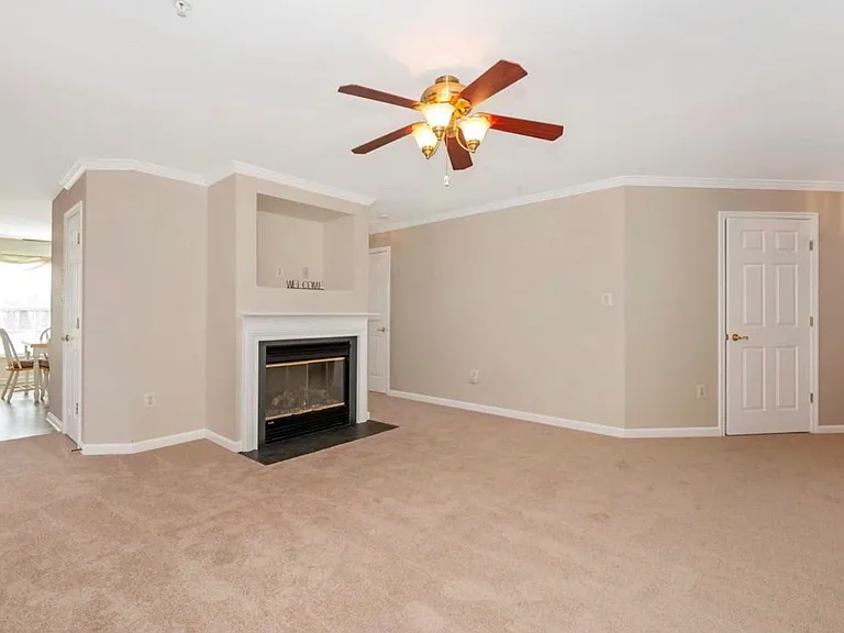 595 Cawley Dr #2C — Photo 11