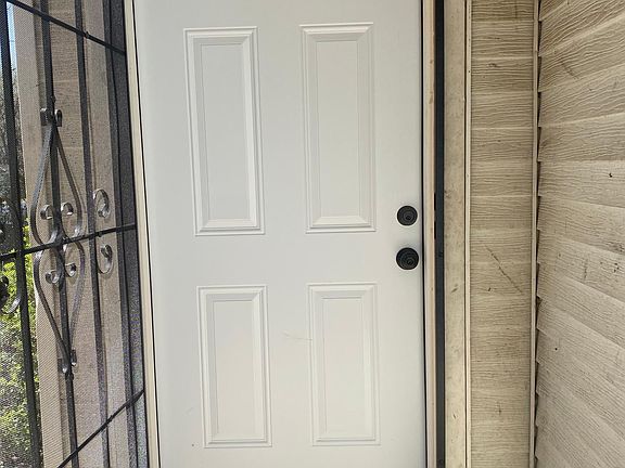 3rd image of 262 W 72nd St