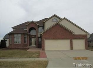 20117 Edinberg Dr, Macomb, MI 48044