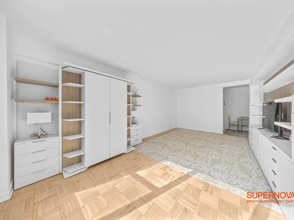 2 Tudor City Place image 5 of 11