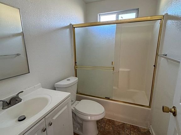 5th image of 27715 Cliffwood Ave