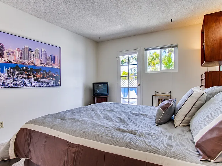 826 Brighton Ct — Photo 19