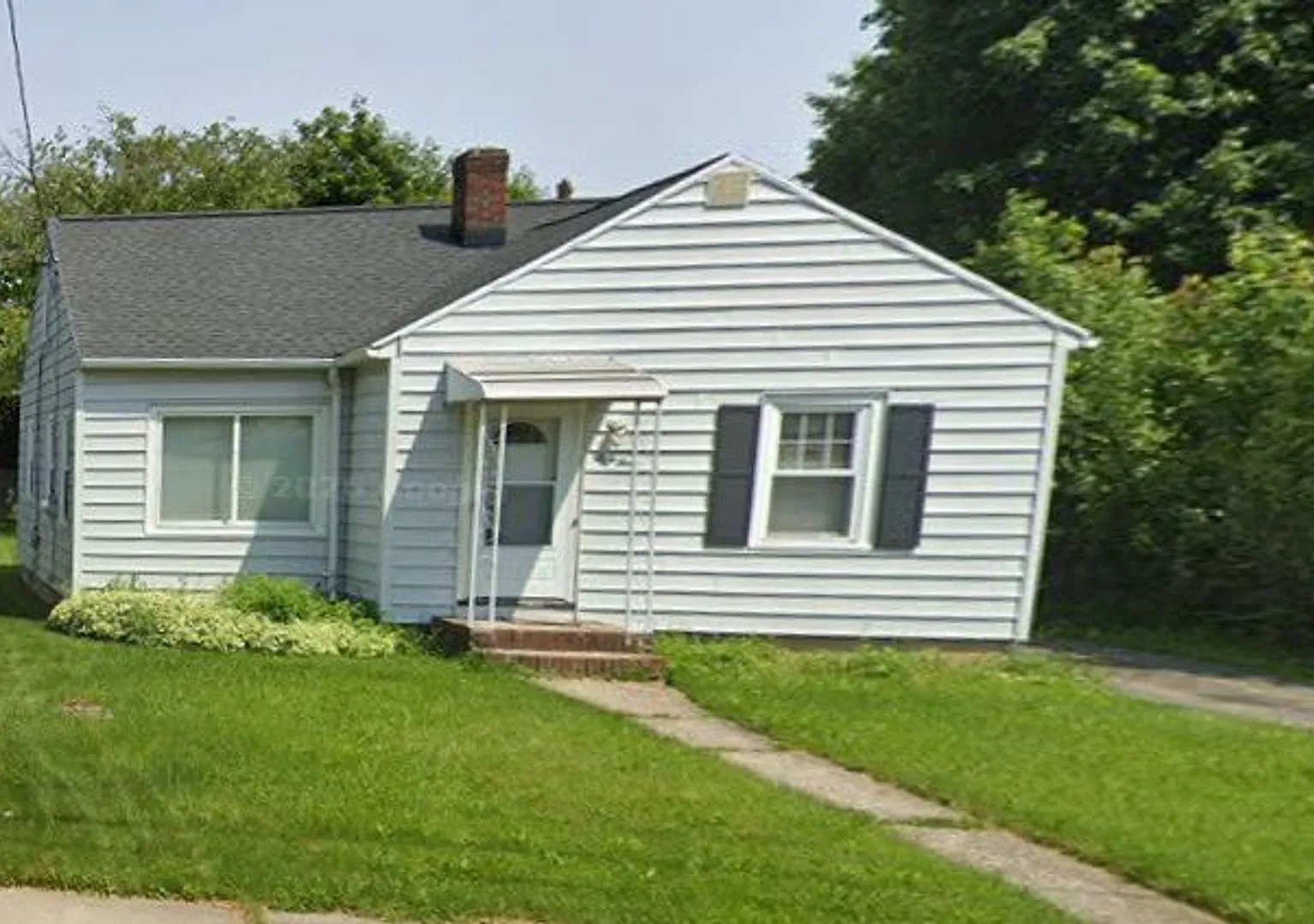 2 Bedroom House - Ready for Immediate Move-in! — Photo 1
