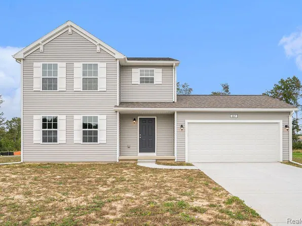 1017 Kemperwood Ct, Howell, MI 48843