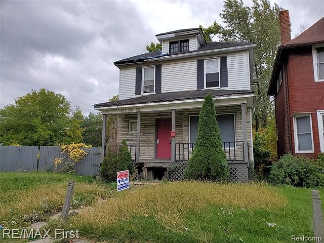 2nd image of 199 Pasadena St