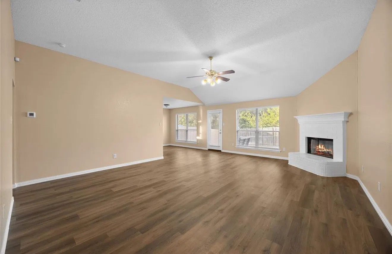 1814 Cancun Dr — Photo 3