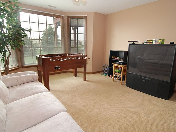 4th image of 1734 Eagle Brook Dr