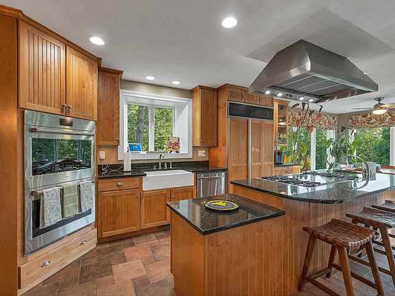 3rd image of 75 Long Pond Road