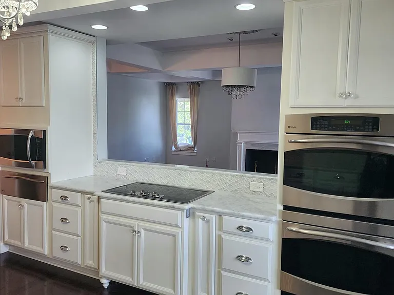 212 Saint Johns Ave #212 — Photo 18