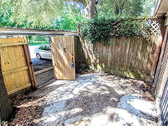 3rd image of 5215 Arboles Dr
