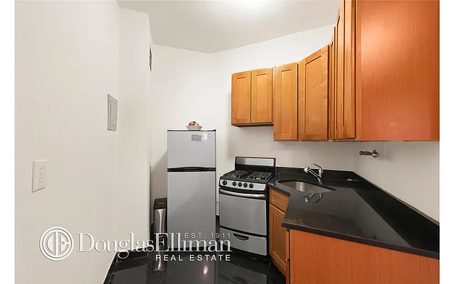 Rented by Douglas Elliman | media 30