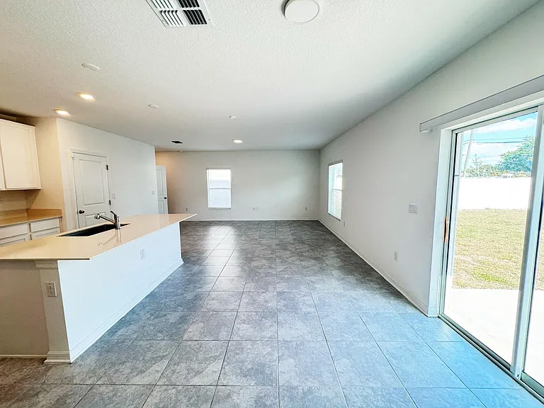 645 Bell Prairie Cir — Photo 8