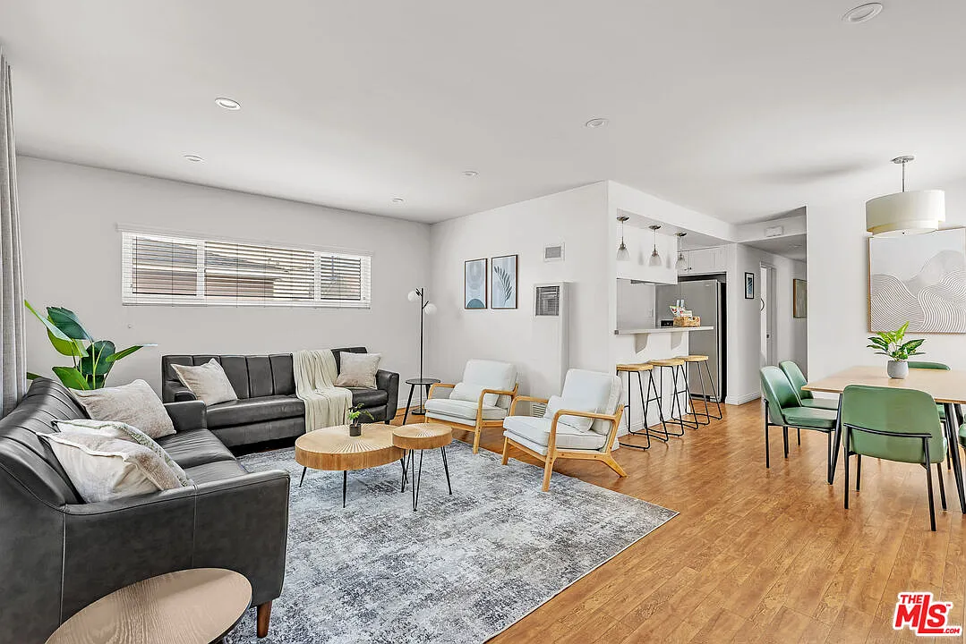 3 bed, 2.0 bath, 1083 sqft, $4,600 — Photo 1