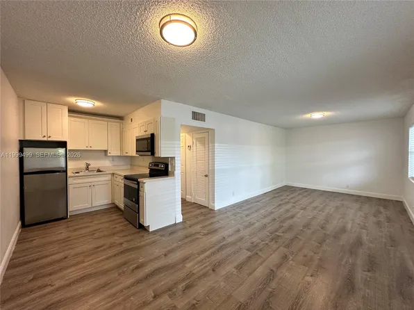 2500 Johnson St APT 17, Hollywood, FL 33020