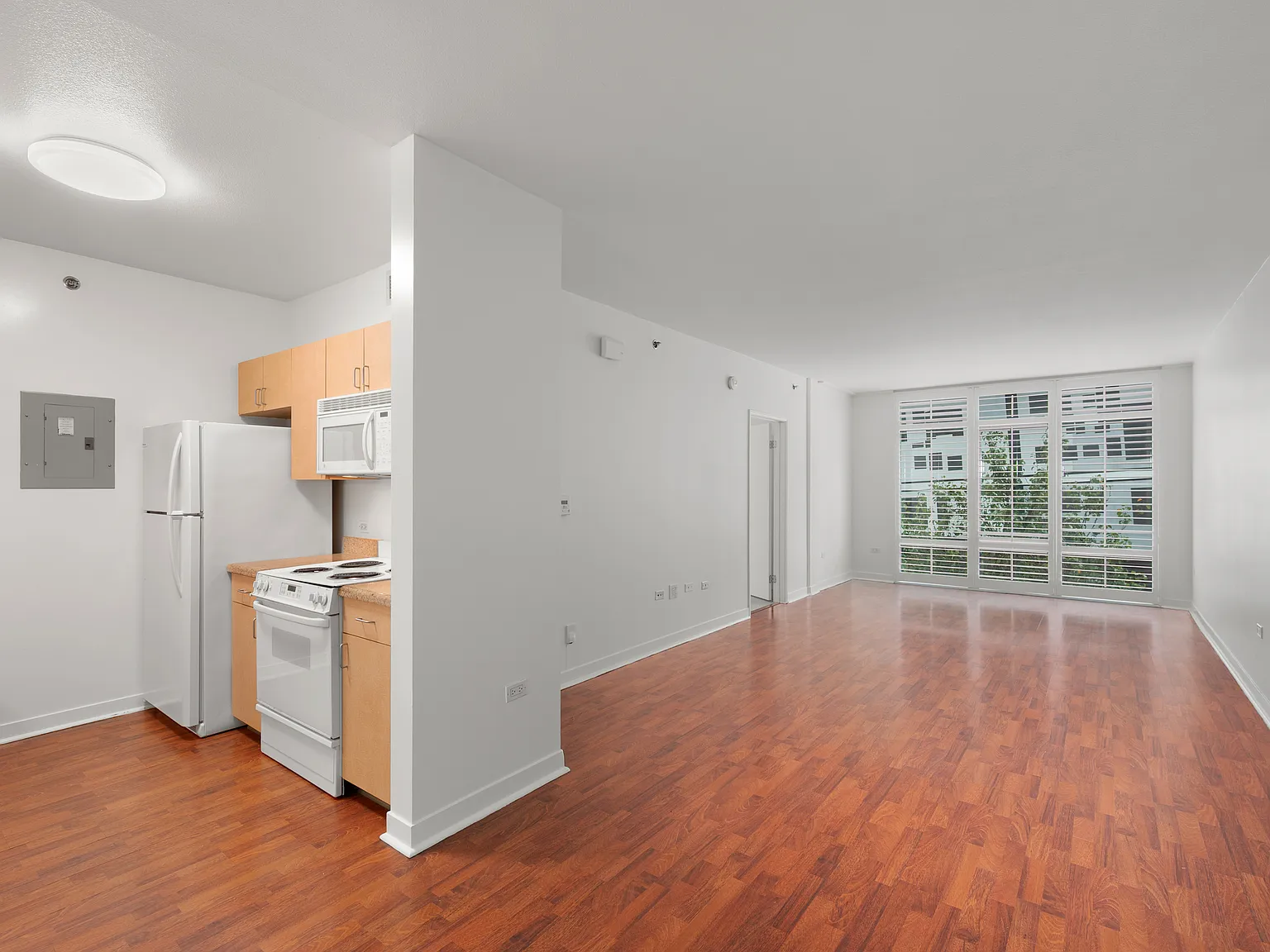 1 bed, 766 sqft, $2,800 — Photo 3