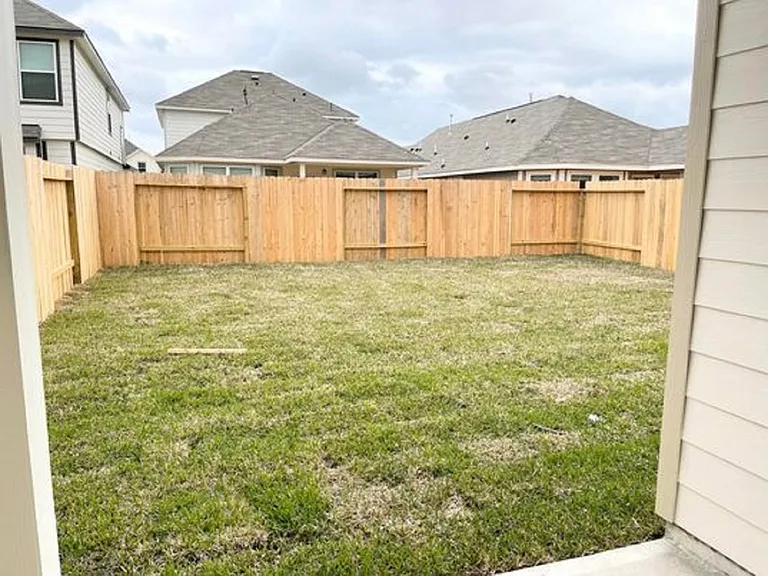 25419 Grotto Falls Ln — Photo 10