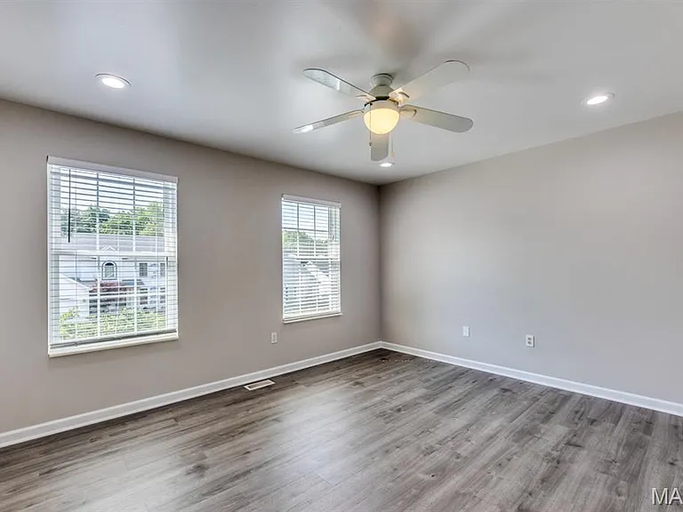 340 Emmanuel Ct — Photo 28