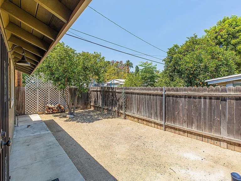 Linwood Pl — Photo 3