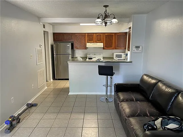2948 Manhattan Blvd #213 — Photo 3