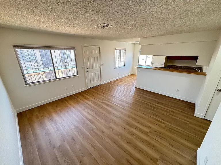 3431 E Cheyenne Ave #C — Photo 6