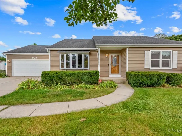 825 Waverly Dr, Elgin, IL 60120