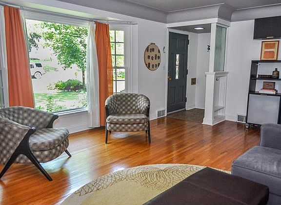 4th image of 5541 Queen Ave S