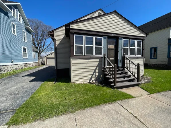 223 Ferris St, Sault Sainte Marie, MI 49783