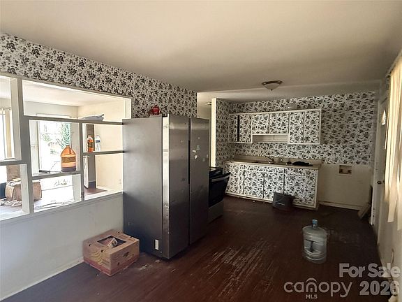 2nd image of 2732 Alleghany St