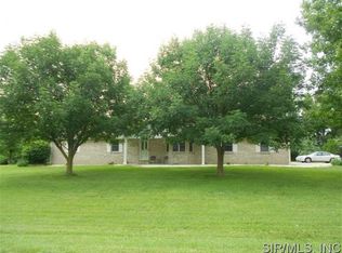 13304 Field Crest Rd, Highland, IL 62249