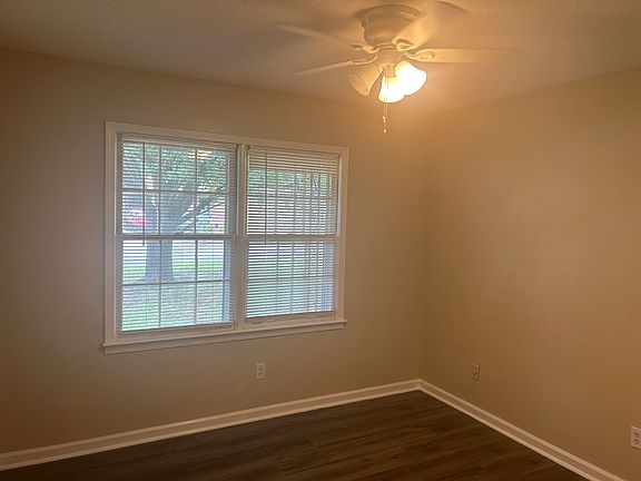 5th image of 1405 Jackson Dr