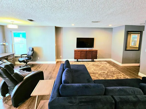 4614 W North B St, Tampa, FL 33609