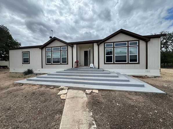 366 Ranch Rd, Somerset, TX 78069