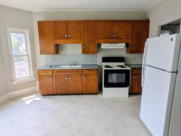 2400 11th St SW — Photo 7