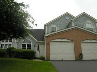 6893 Hampton Cir, Gurnee, IL 60031